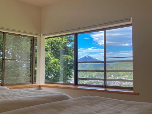 Izu House | 修善寺あざみ Luxury Japanese Villa with Mt Fuji Views and Onsen