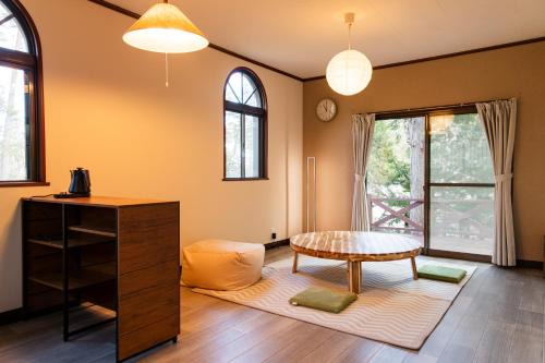 Azumino Villa | -貸切別荘-源泉かけ流し温泉 あずみ野ガレージヴィラ-1日1組限定-