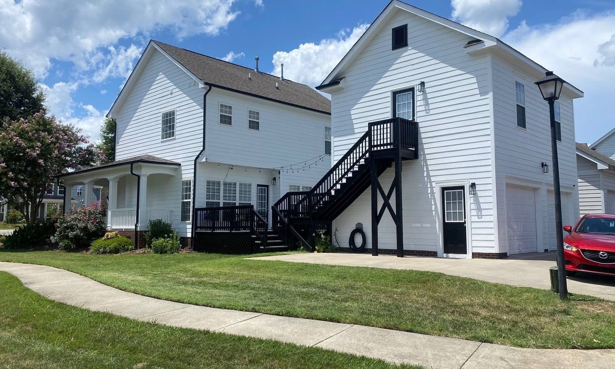 Davidson Apartment | 1 Bed studio in Davidson Close to restaurants and nature trails