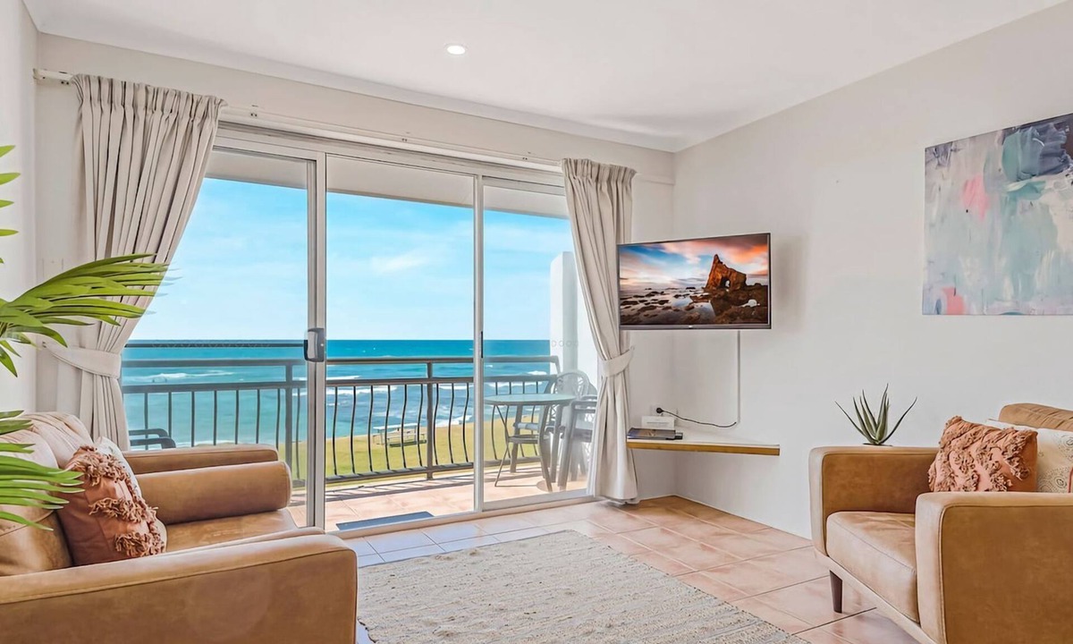 North Creek Apartment | 10T Beachfront Apartments