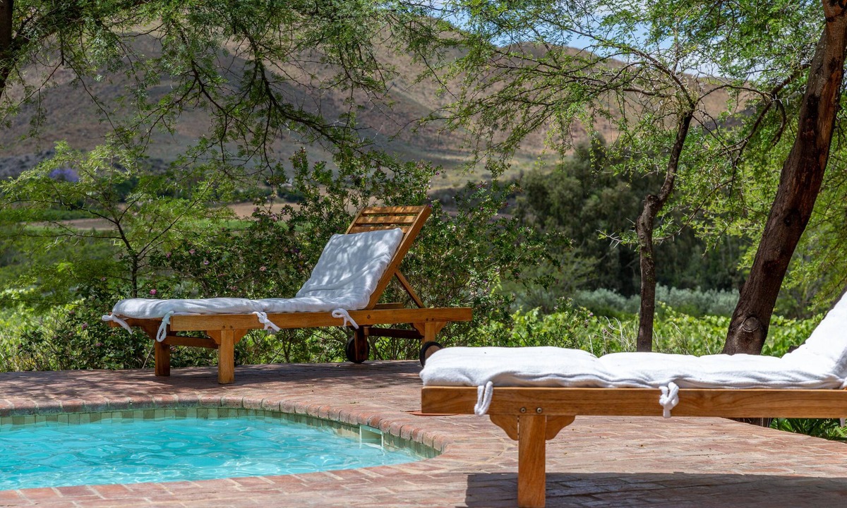 Robertson Cottage | 2 Bed Farmstay Cottage with Private Pool and Aircon | Buffelsbank