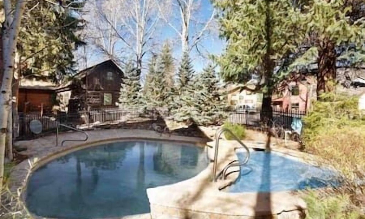 West End House | 3/3.5 Amazing Townhome in Aspen Core, Spa, Hot Tub