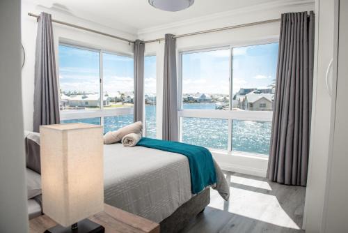 Marina Martinique Apartment | 33 Kingston Place, Marina Martinique