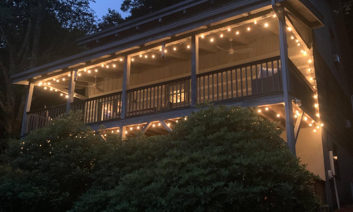 Seven Devils Cabin | 7th Heaven - Rustic cabin with hot tub, pool table, close to Hawksnest!