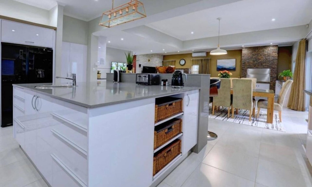 Pinnacle Point House | Africa’s #1 course meets the ocean, a private beach, total security & freedom.