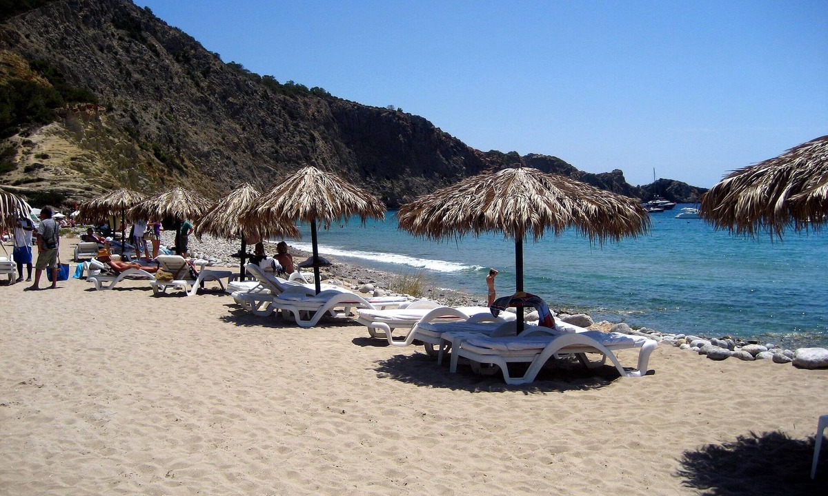 Santa Eulalia del Rio Apartment | Apartments in front of the sea Cala Martina Ibiza