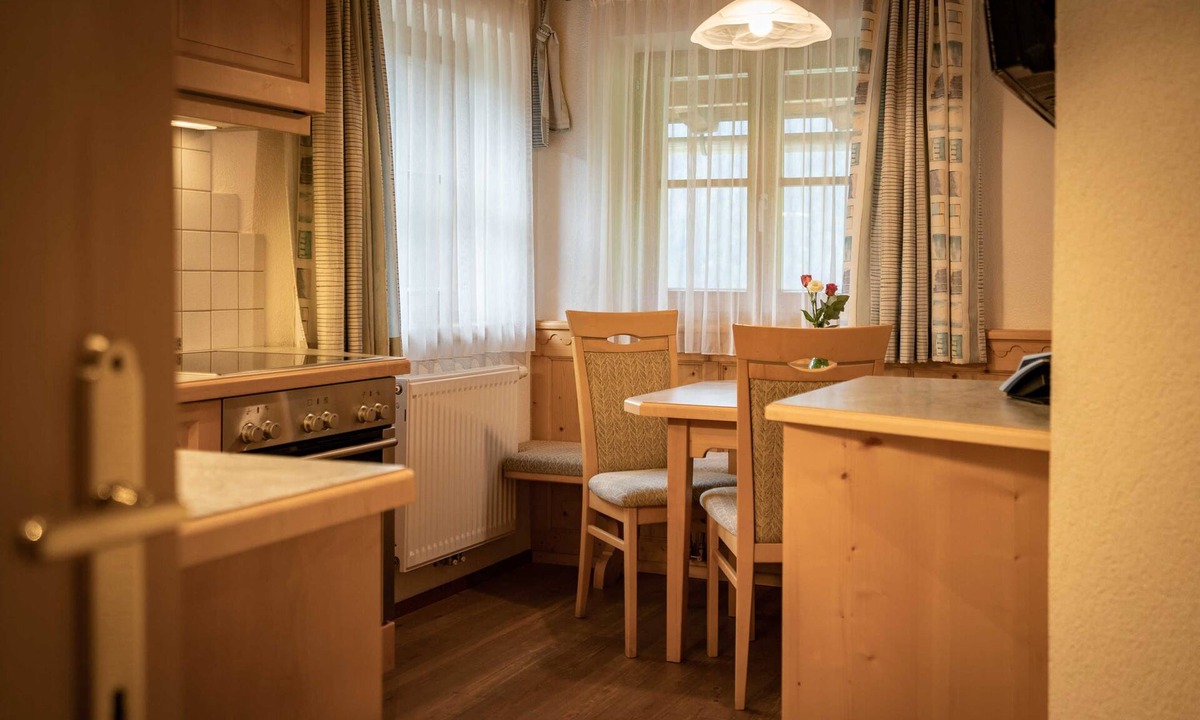 Innervillgraten House | Apartment Kreuzspitze on the second floor at House Gutwenger