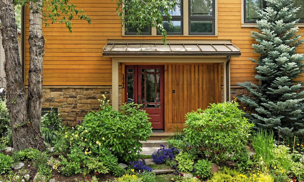 West End House | Apres on 6th | Serene 3BR Retreat with Hot Tub