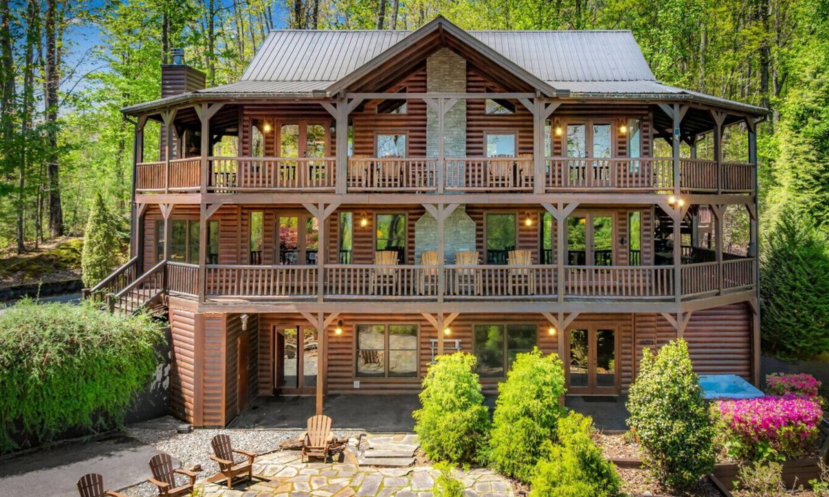 Raccoon Ridge Cabin | Aska Ridge Lodge|Hot Tub|MTN Views|Pool Table