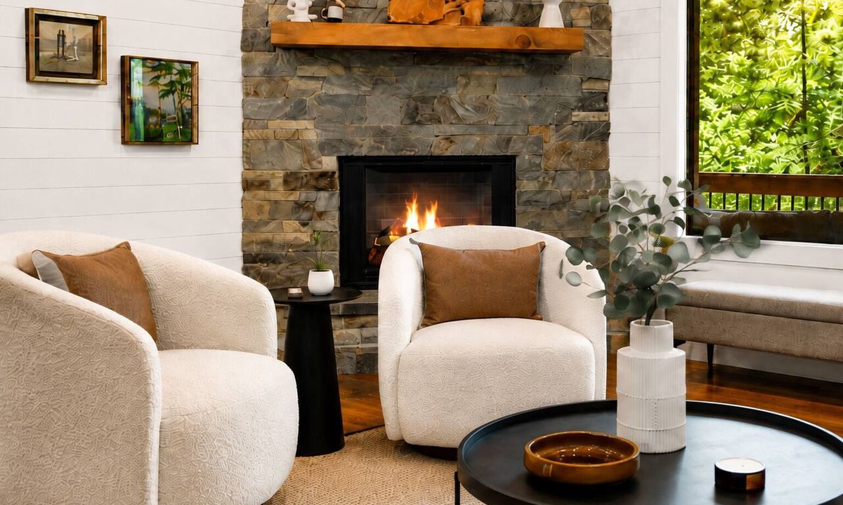 Cherry Log Cabin | Back to School Get Away- Modern Luxury Cabin - Kings Beds - Hot tub