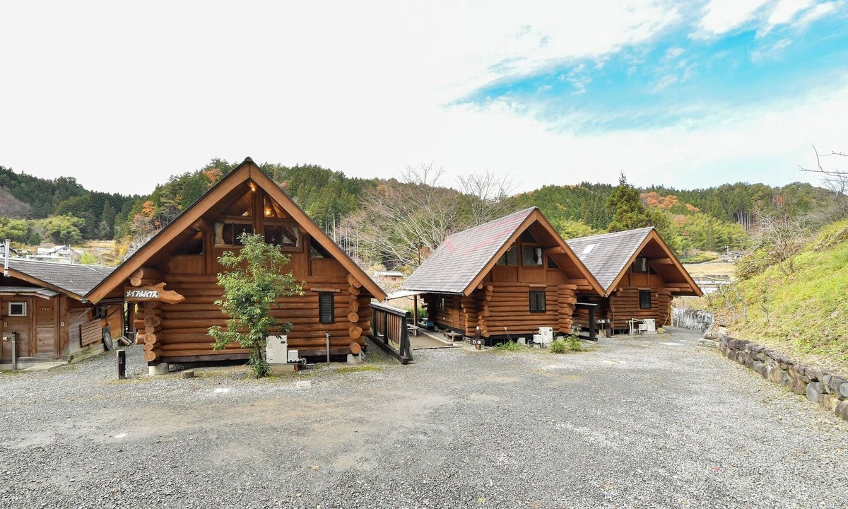 Gujo RV Rental | Bbuilding log house Capacity 6 people With B/County Market Gifu
