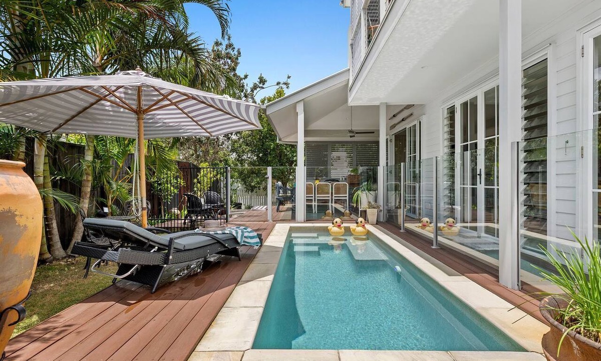 Casuarina House | Beach Hideaway - 100m from the beach