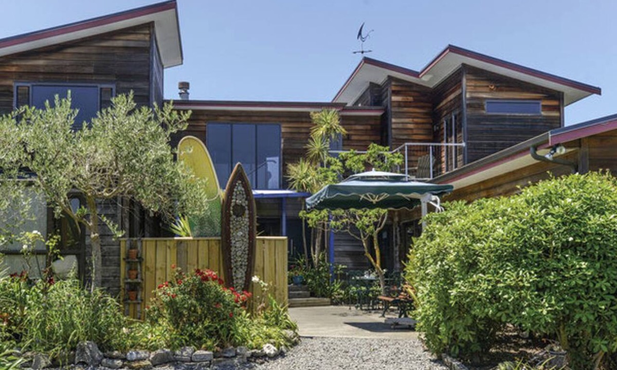 Napier Cabin | Beachside Vacation Retreat near Hawke's Bay in Napier, North Island