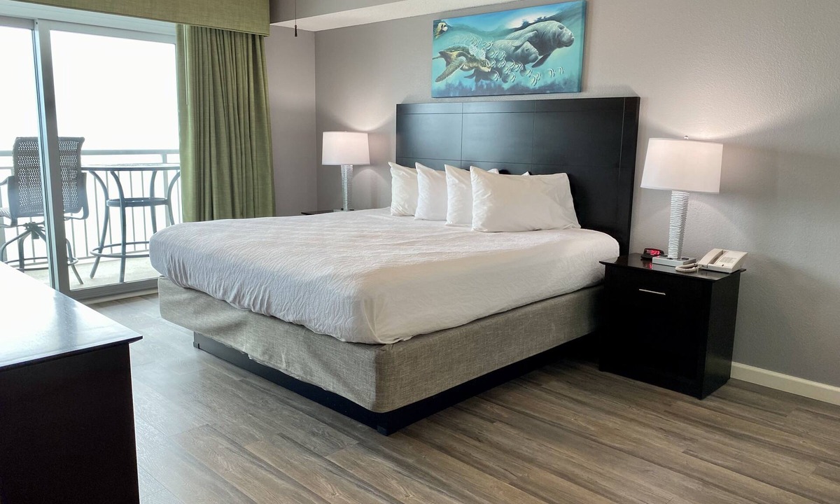 Myrtle Beach Condo | Beautiful 19th floor oceanfront condo with panoramic views of the ocean.