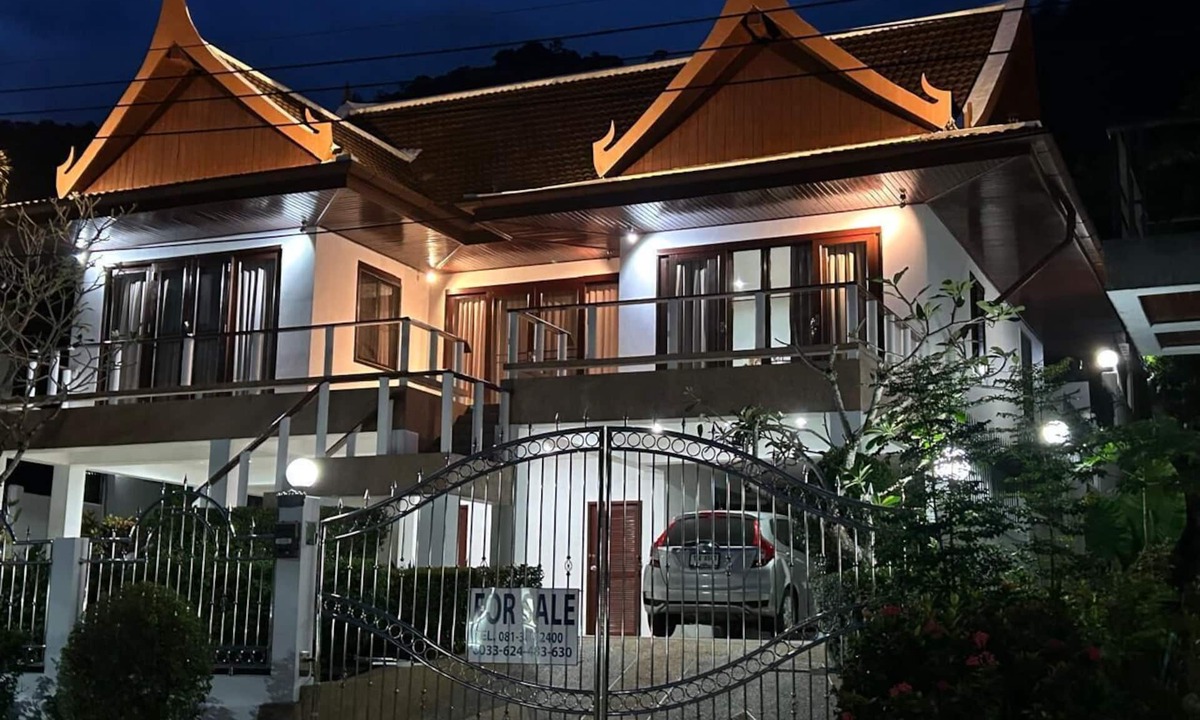 Kamala Villa | Beautiful spacious villa with pool close to the sea and town
