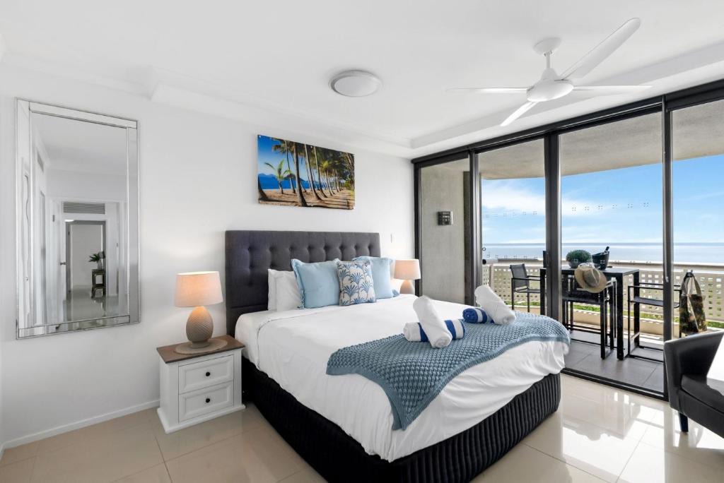 Cairns North Apartment | Belle Escapes Rydges Plaza Esplanade Luxury 2-Bedroom Apartment