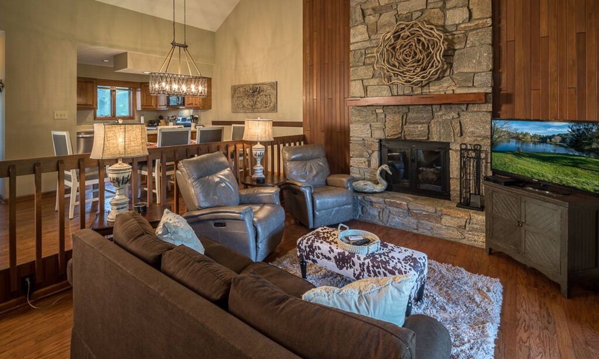 Blowing Rock Condo | Best at Chetola 3BR Condo w/access to Heated Indoor Pool & Fitness Center