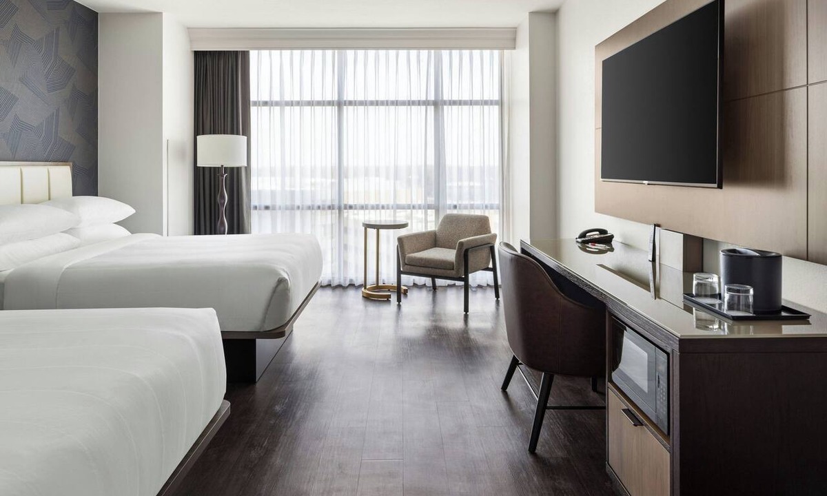 Normal Hotel | Bloomington-Normal Marriott Hotel & Conference Center