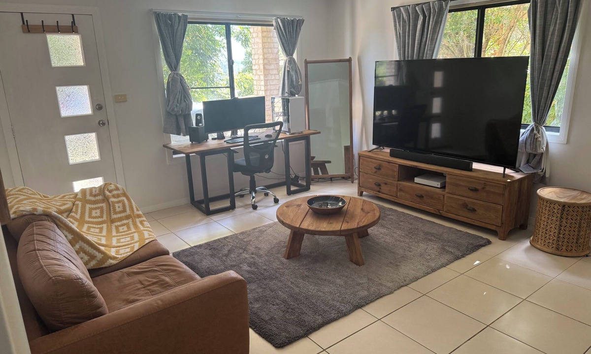 Lismore House | Central town house. 2km away from lismore base house.