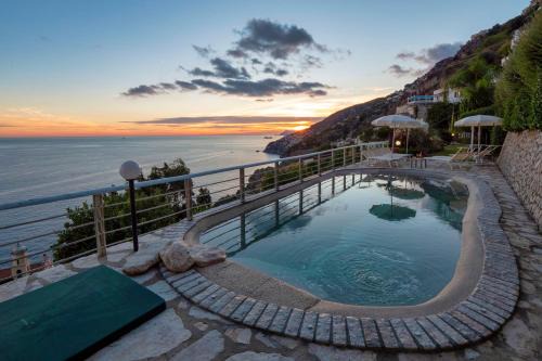 Conca dei Marini Villa | Charming Villa 1B - 2B, 200 stairs from the road by Wonder Tour