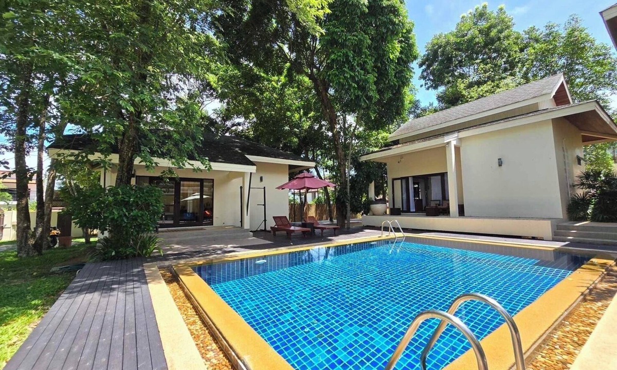Ban Saiyuan Villa | Chic 4-bedroom villa with WiFi, AC in brilliant Rawai
