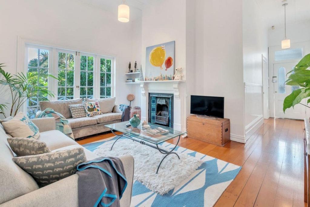 Ponsonby House | Classic Villa Retreat - Steps To Ponsonby Rd