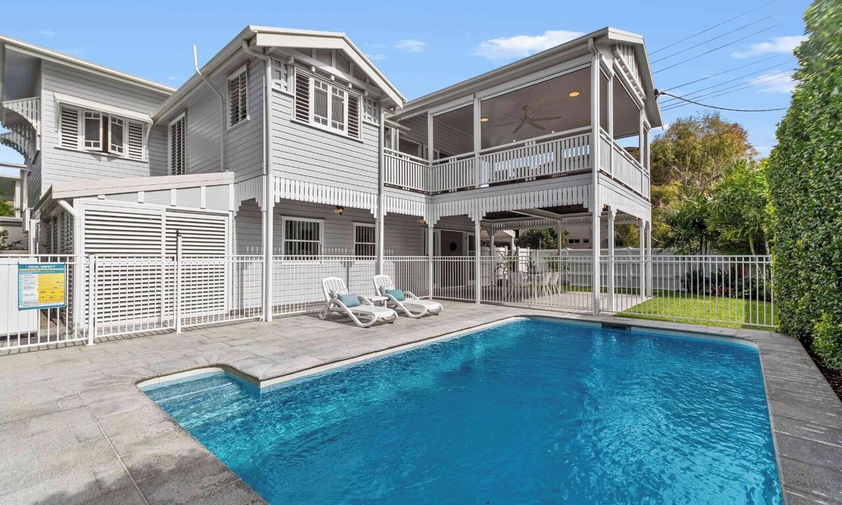 North Ward Apartment | Coastal Corner Luxury Queenslander Upstairs