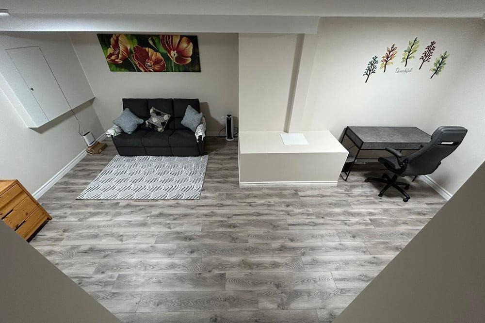Hawkesbury Apartment | Convenient 2-level downtown apartment.
