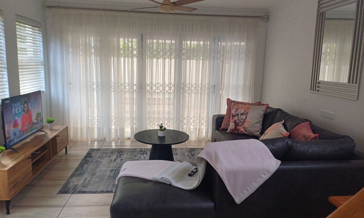 Nahoon Apartment | Cosy 2 bedroom apartment in a prominent area of East London Nahoon