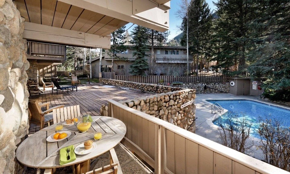Aspen Condo | Deluxe 2 Bedroom Apartments at Resort with Outdoor Pool & Hot Tub