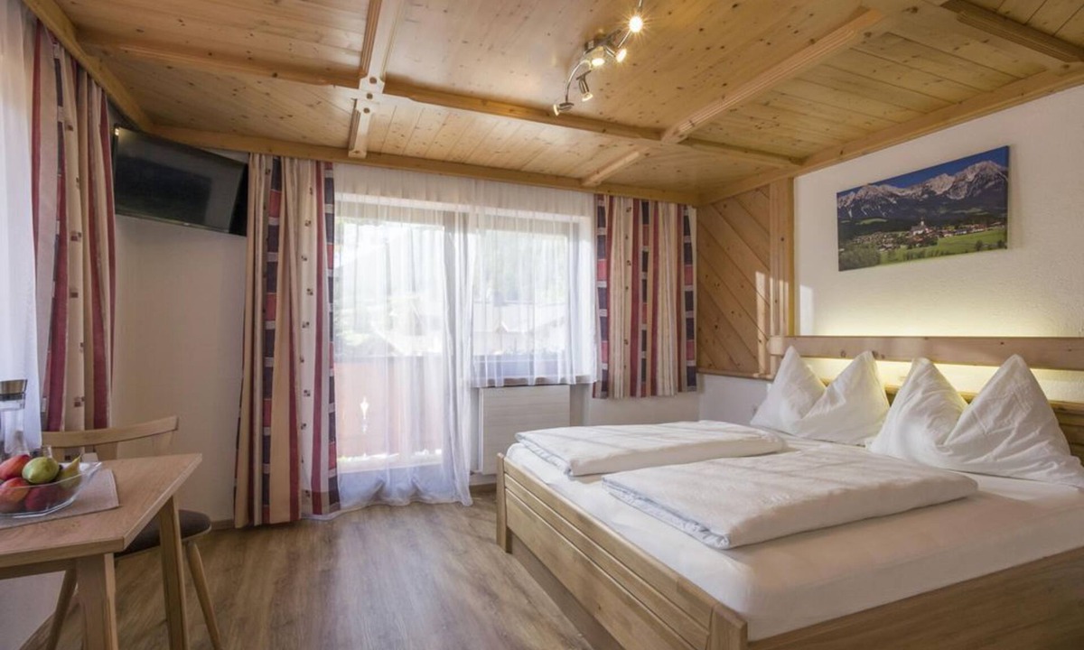 Soell Bed & Breakfast | Double room with shower, WC - Pension Obinghof