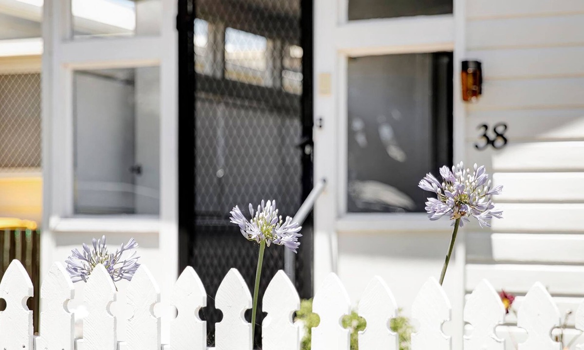 Maclean House | Dove Cottage - Charming Cottage