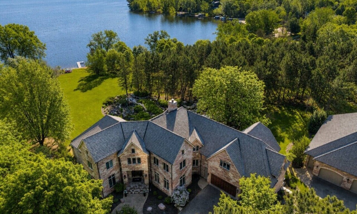 Rome House | Eagle Point | Lakefront Estate w/19th Hole Bar