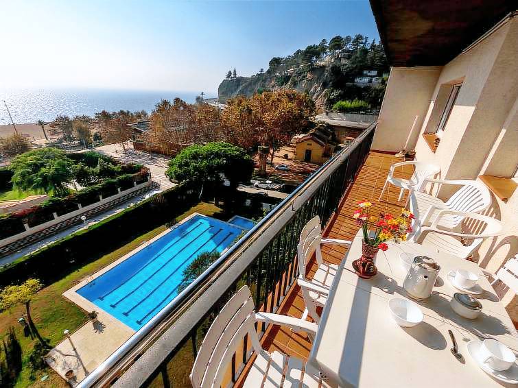 Calella Apartment | Edificio Blanqueries