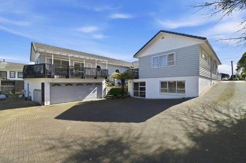 Springfield House | Elevated Escape for Biking, Golfing, Relaxing-swimming pool is only available for summer