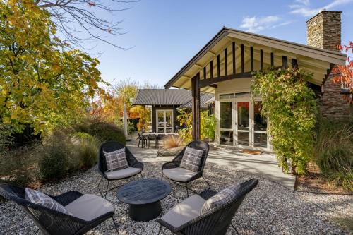 Wanaka House | Emerald Oasis by Sotheby's Luxury Rental Homes