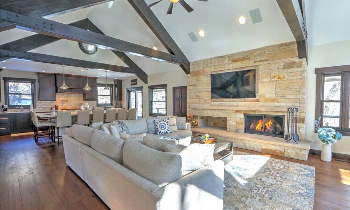 Glenwood Springs House | Exceptional MTN Retreat w/Hot Tub, Near Skiing!