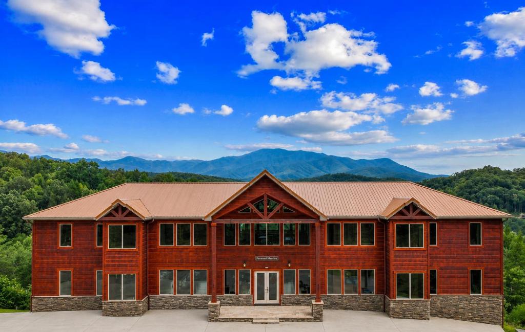 Pittman Center House | Foxwood Mansion Cabin