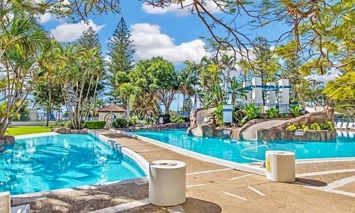 Coolangatta Apartment | Gold Coast Calypso Plaza Suites, Premium 2 bedroom Unit Coolangatta beach!