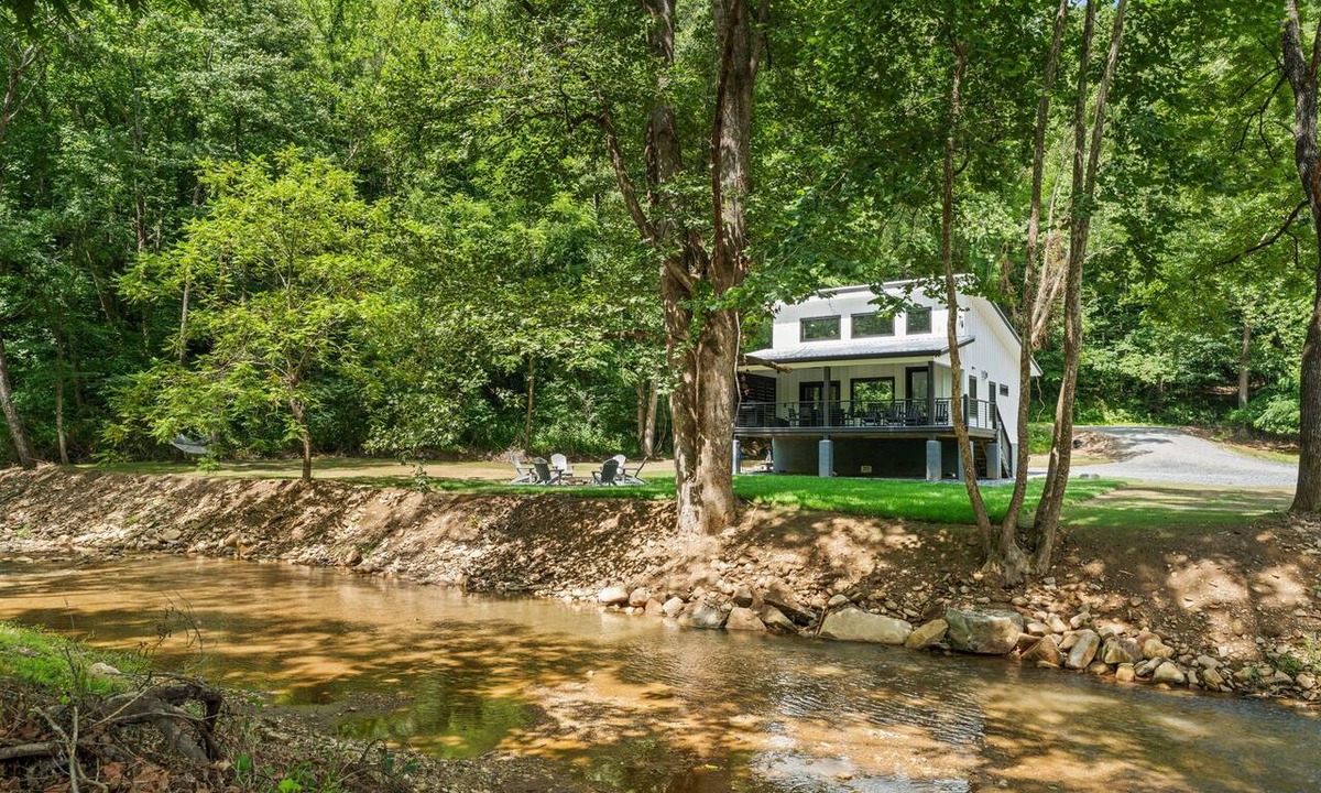 Deep Gap House | Happy Hour House: NEW Creekfront Mountain Escape Near Boone, NC