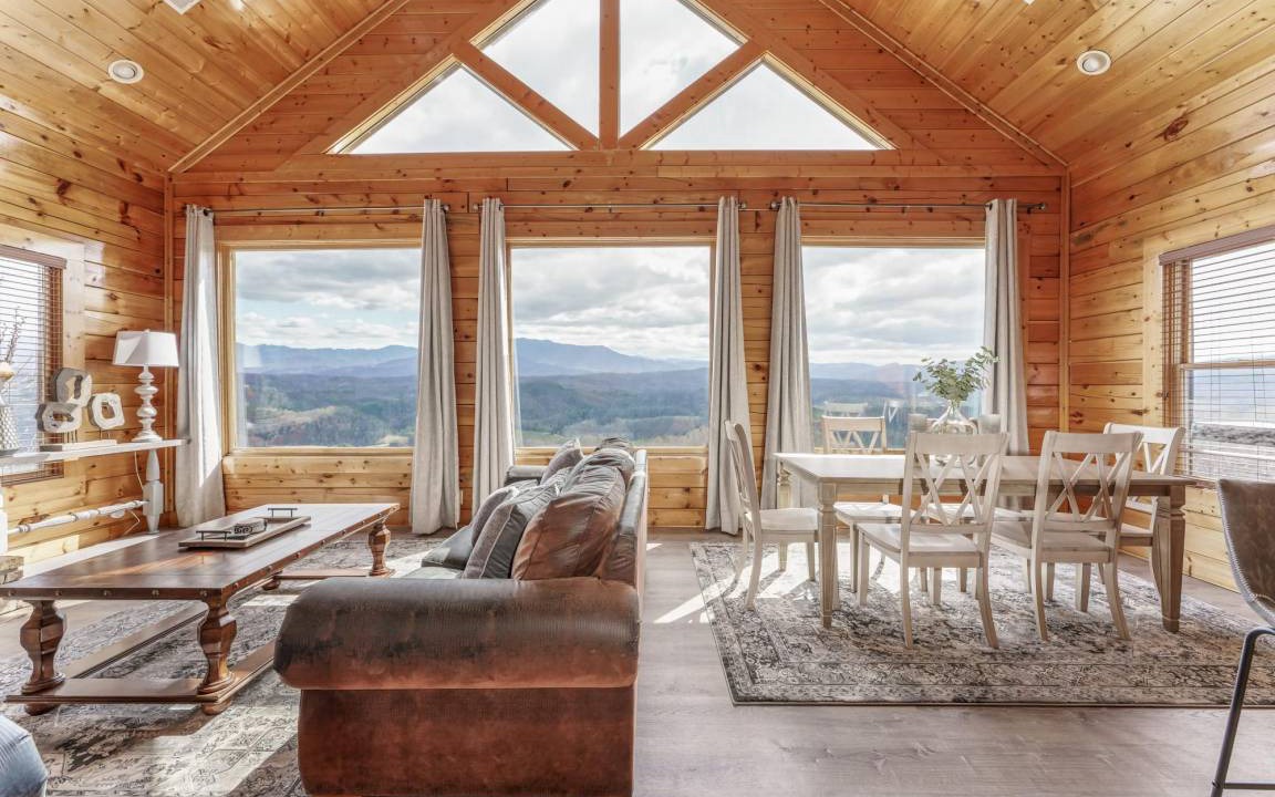 Sevierville House | High Expectations: Mountain View, Game Room, Hot Tub