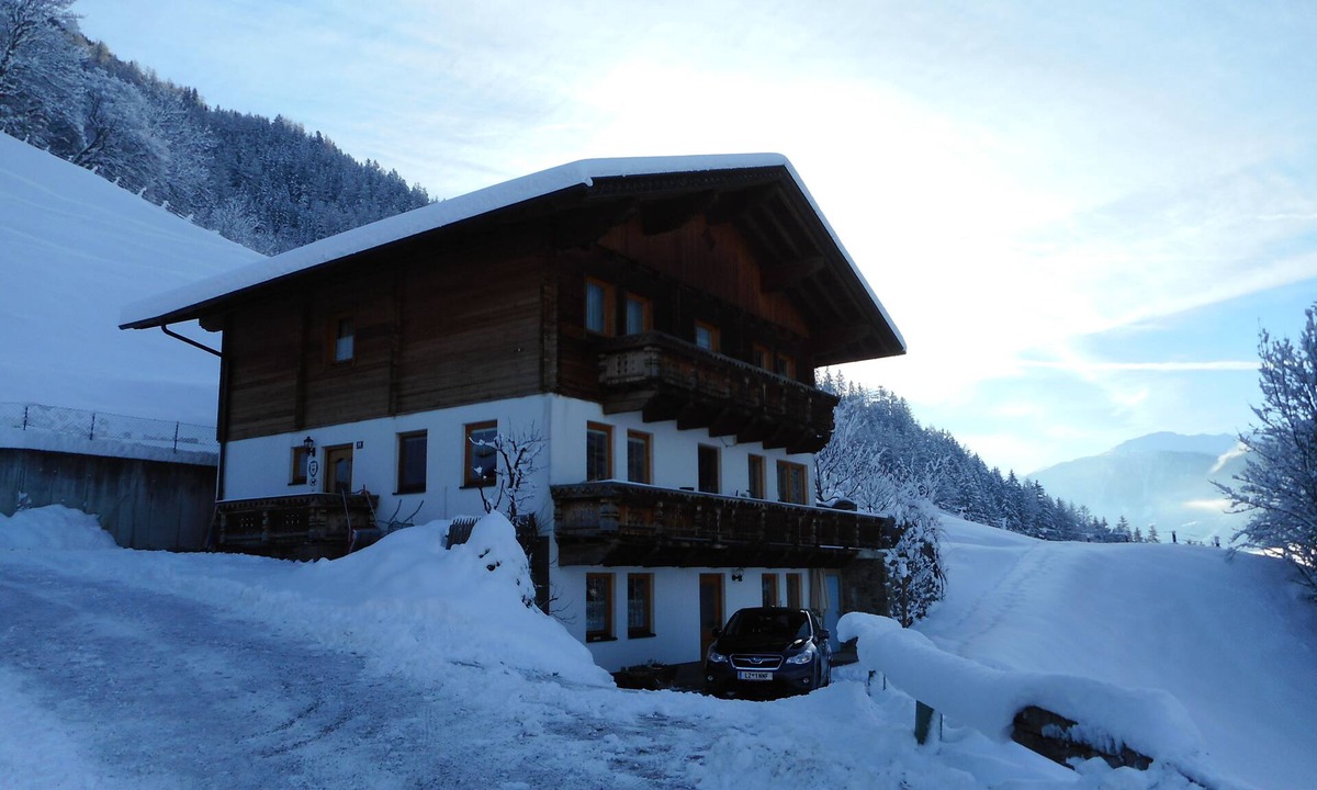 Seblas Apartment | Hillside location with a fantastic panoramic view of Matrei and the mountains, very quiet!