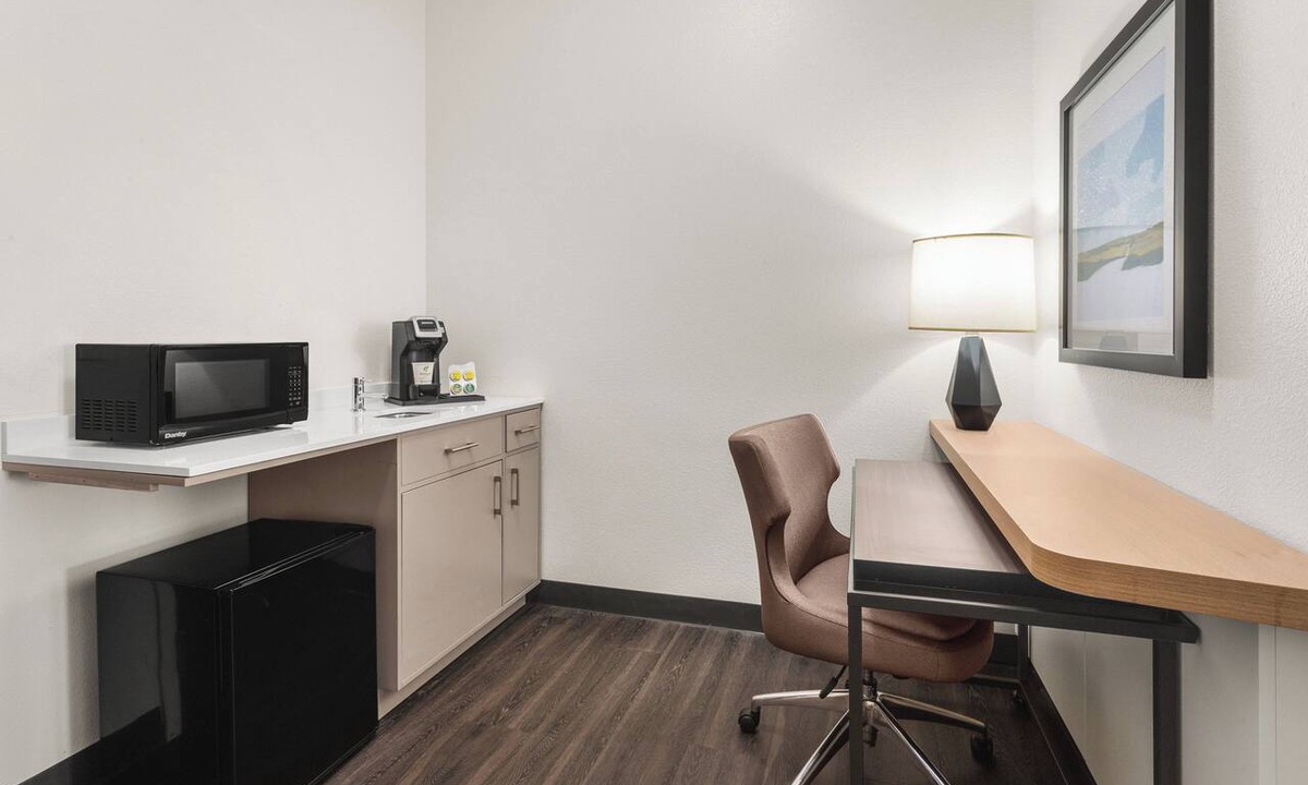 Bothell Hotel | Holiday Inn & Suites Bothell by IHG