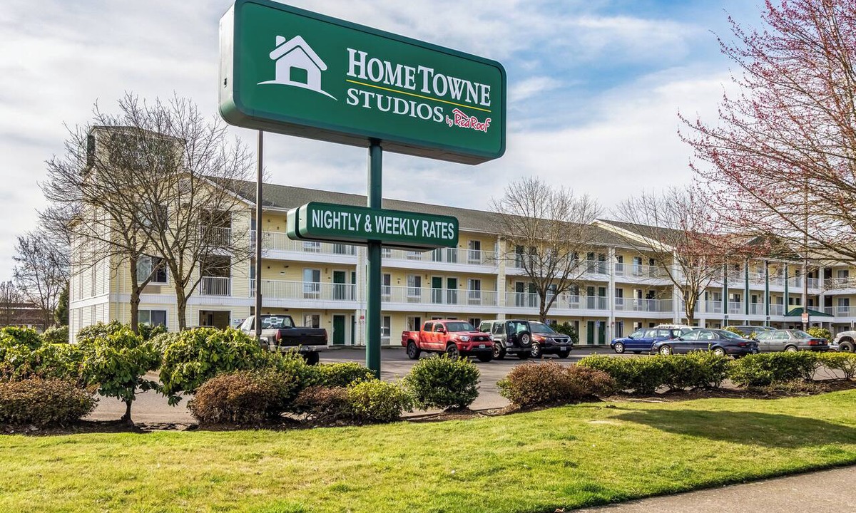 Springfield Hotel | HomeTowne Studios By Red Roof Eugene - Springfield