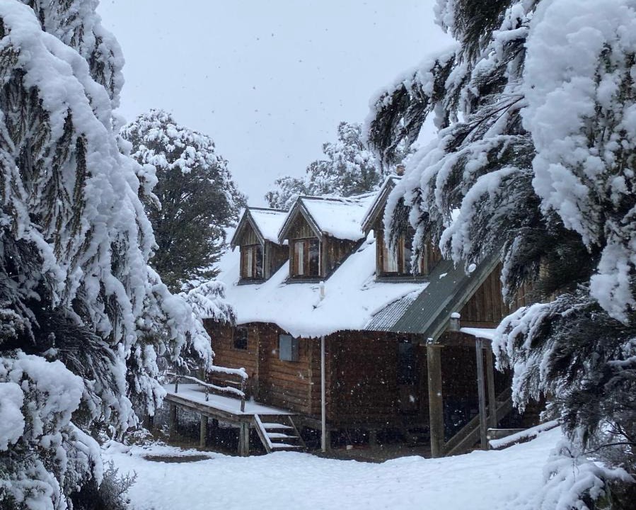 Mt Lyford Ski Chalet | Hot Tub, Snow, Epic Views - ML73485
