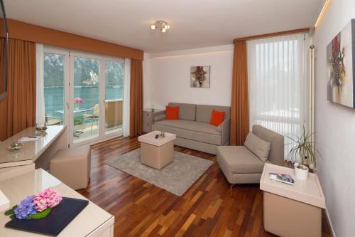Bissone Hotel | Hotel Campione