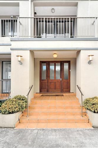 Kingsland House | Kingsland Spacious 10BR 6BH Home - RARE FIND