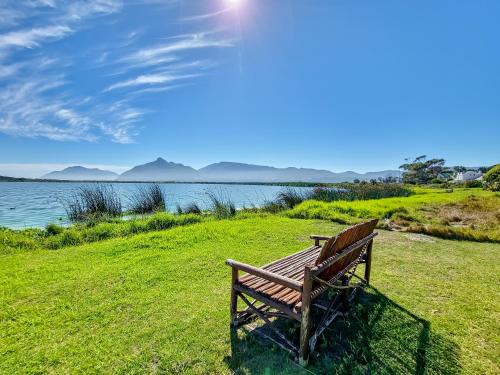 Kommetjie House | Kommetjie Luxury Retreat for Families & Groups by CTHA