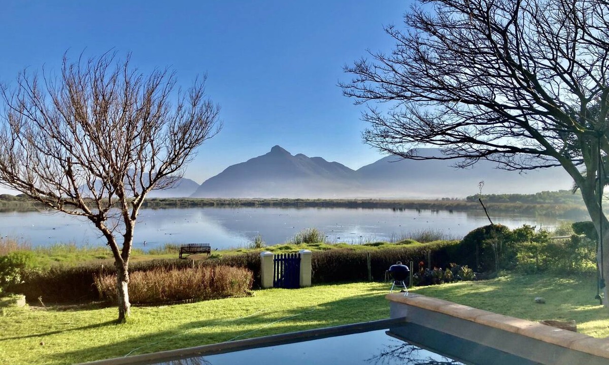 Kommetjie Apartment | Kommetjie Luxury Retreat for Families & Groups