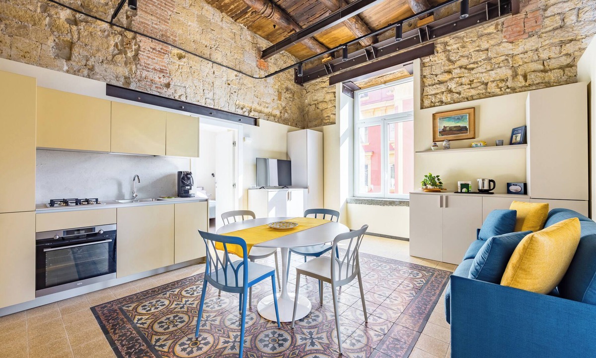 Vittorio Emanuele Apartment | La Pinacoteca - V. Irolli